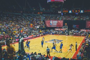 爱游戏.中国官方网站-爱德华兹手感滚烫，带领达拉斯独行侠绝杀多特蒙德，赛后一句话霸气侧漏